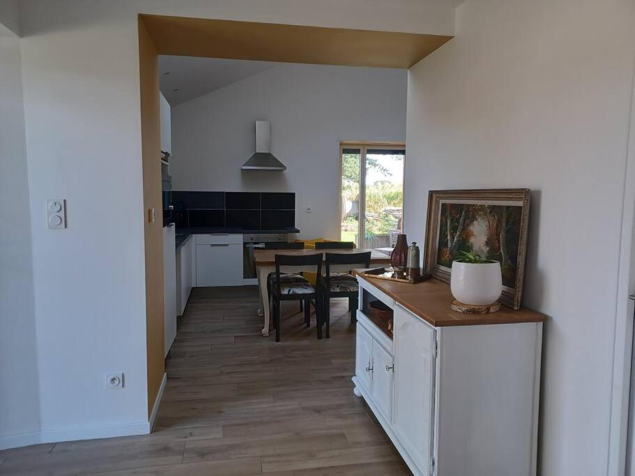 ~ Au Calme A La Campagne ~ Apartment La Meziere Bagian luar foto